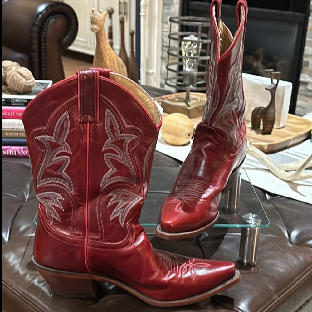 Justin Women’s Embroidered Leather Western Boots in Red, Size 10 Wide. - Picture 9 of 16